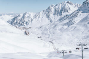 vue-panorama-sur-la-station-ski-grand-tourmalet-et-la-mongie